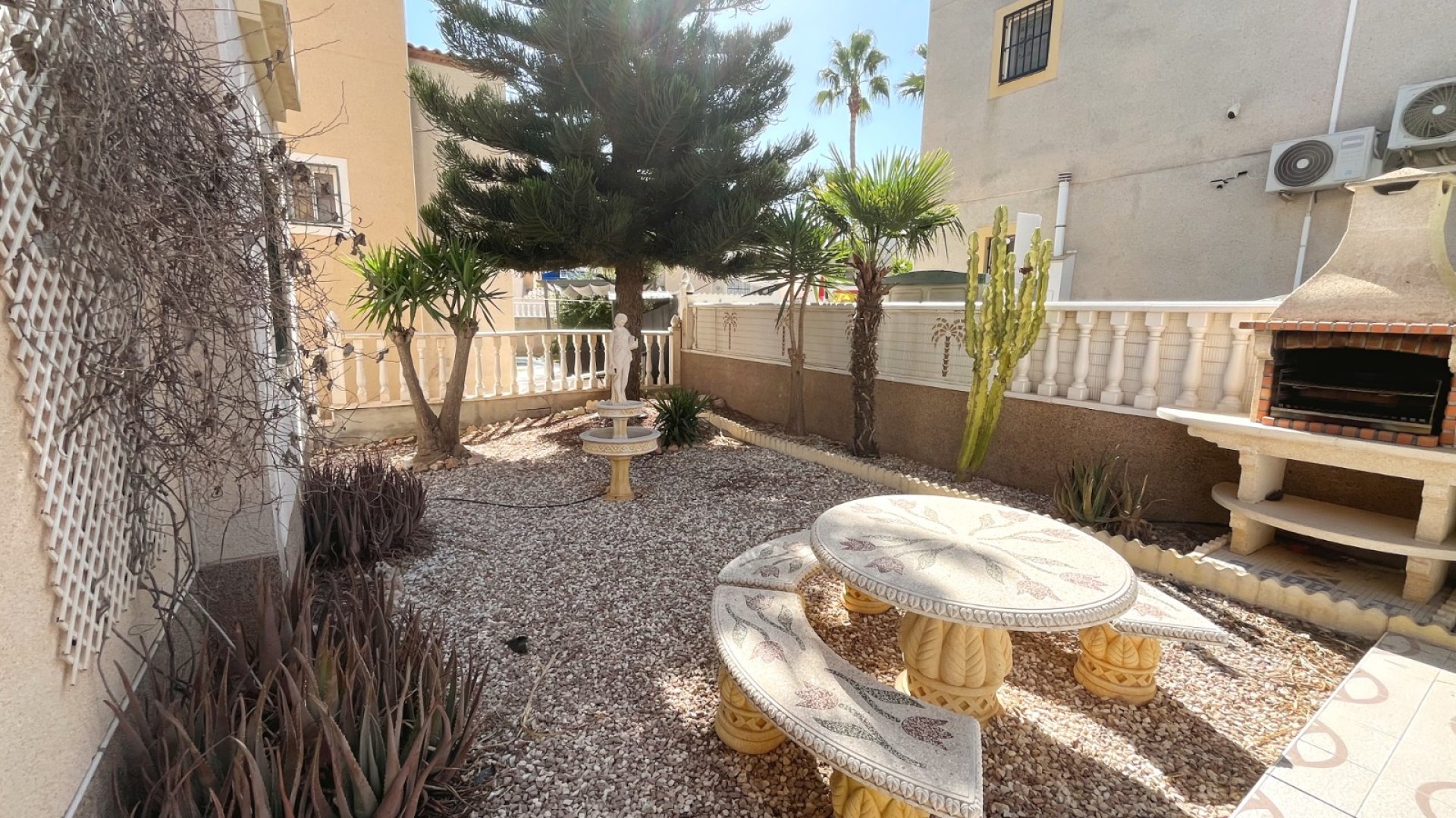 Revente - Villa -
Algorfa - Montebello
