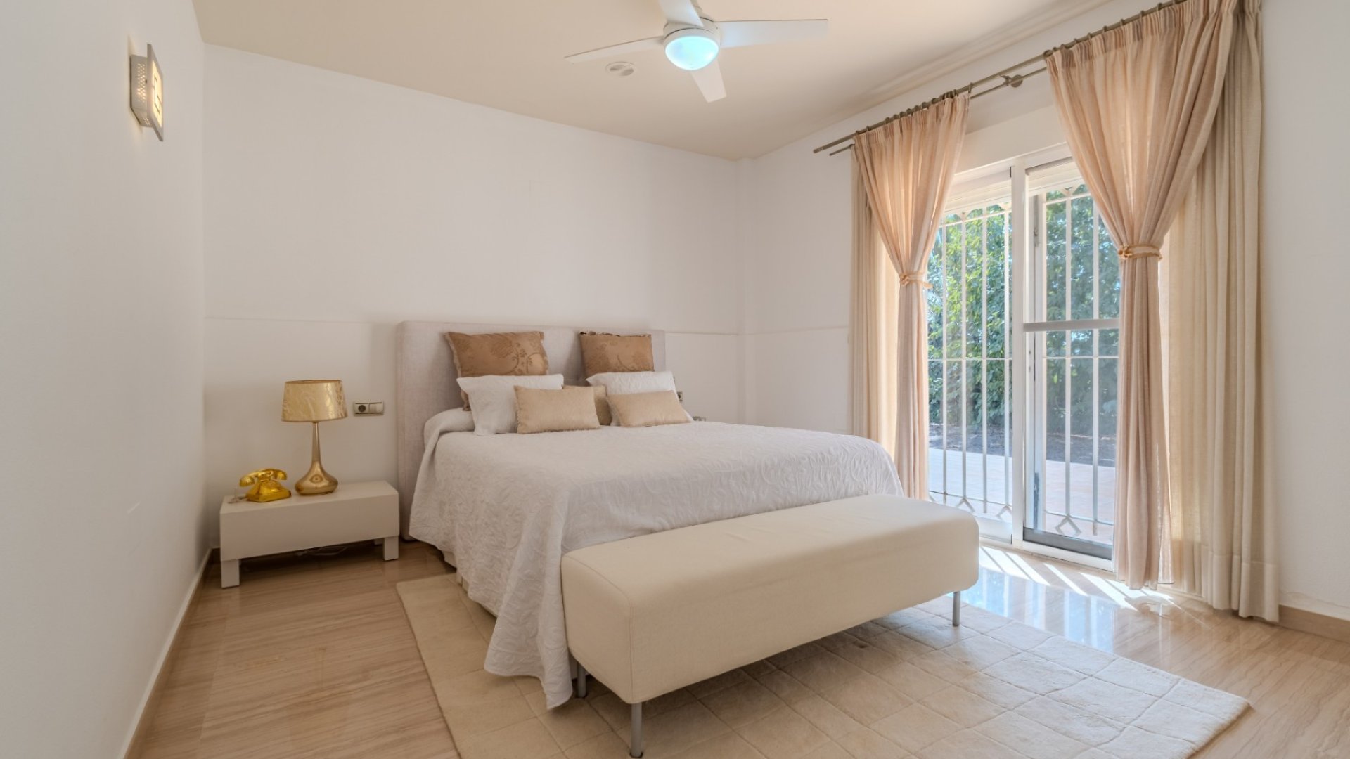 Revente - Villa -
Almoradí