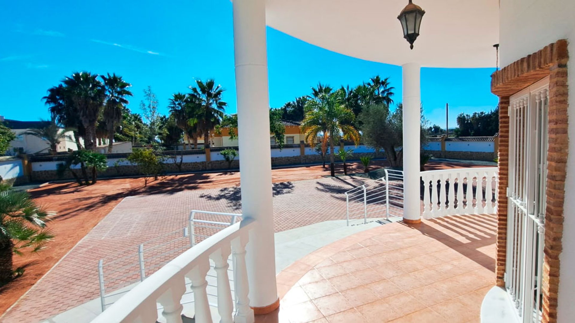 Revente - Villa -
Catral