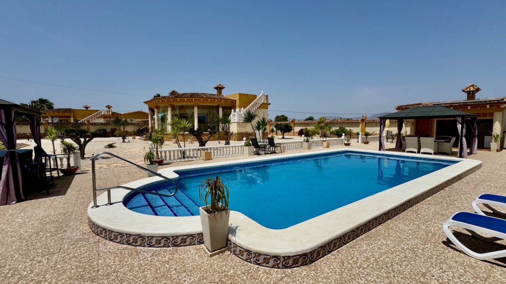 Revente - Villa -
Catral