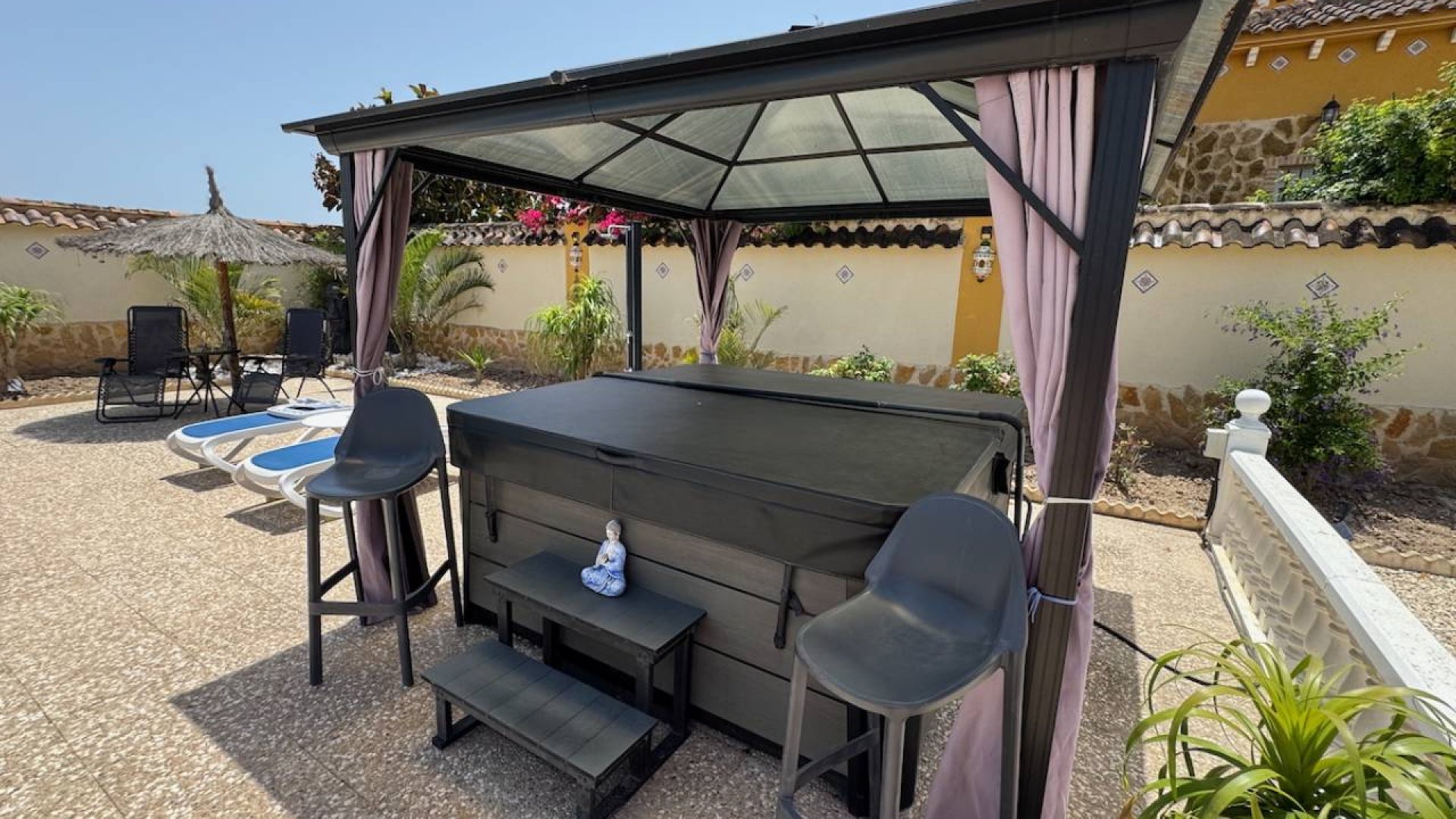 Revente - Villa -
Catral