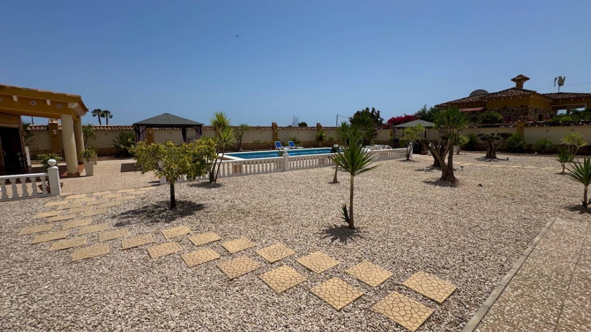 Revente - Villa -
Catral