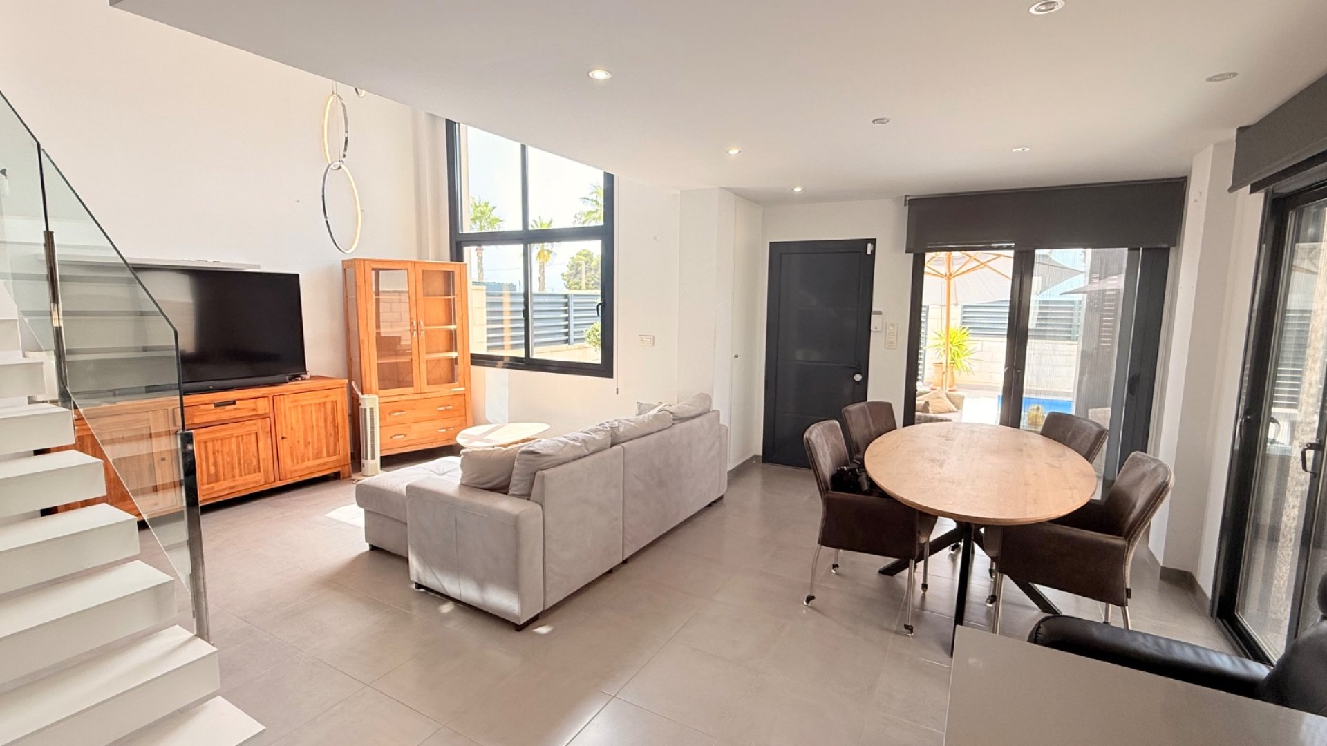 Revente - Villa -
Ciudad Quesada - Pueblo Bravo