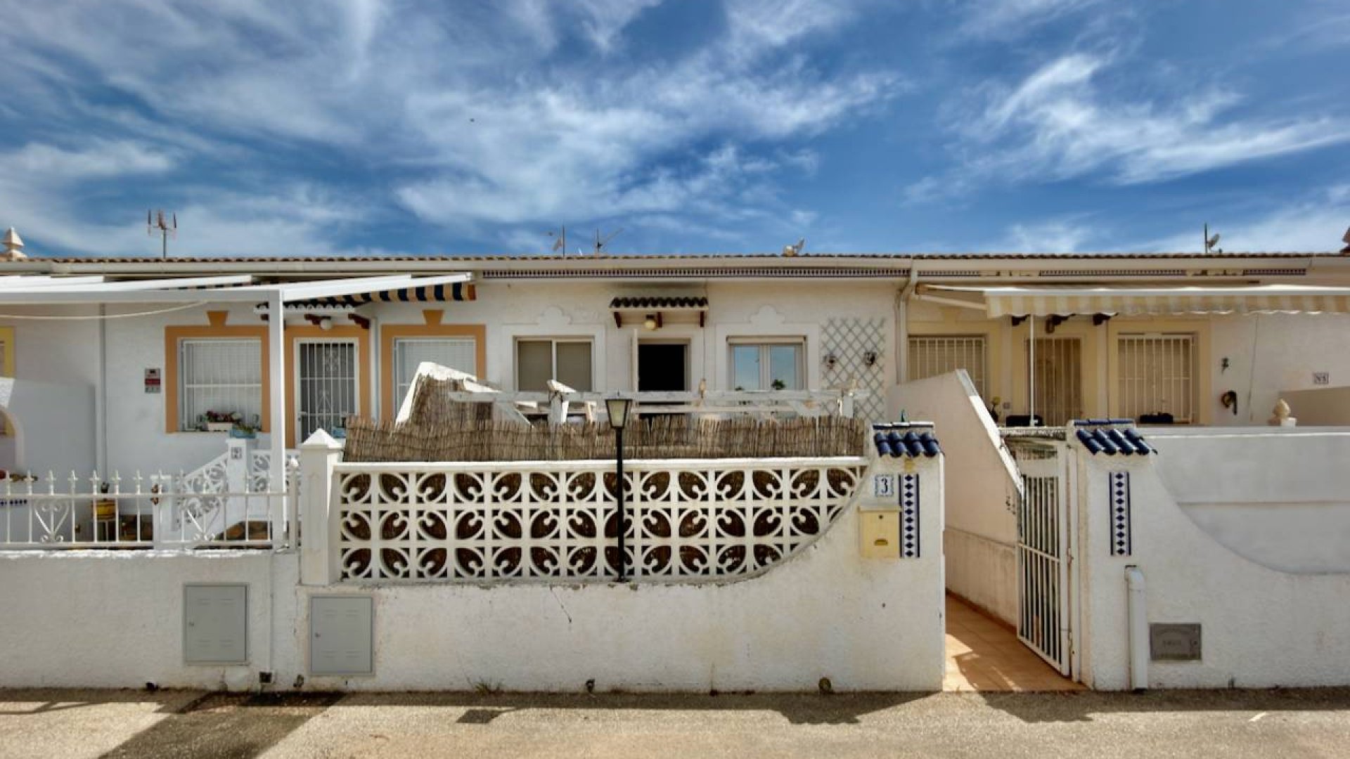Revente - Villa -
Ciudad Quesada - Pueblo Bravo