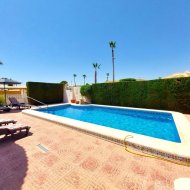 Revente - Villa -
Ciudad Quesada - Pueblo Bravo