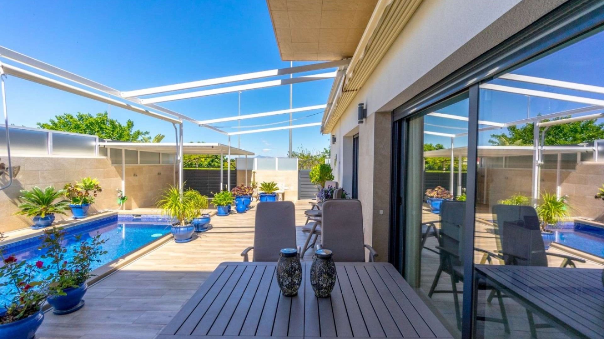 Revente - Villa -
Daya Nueva
