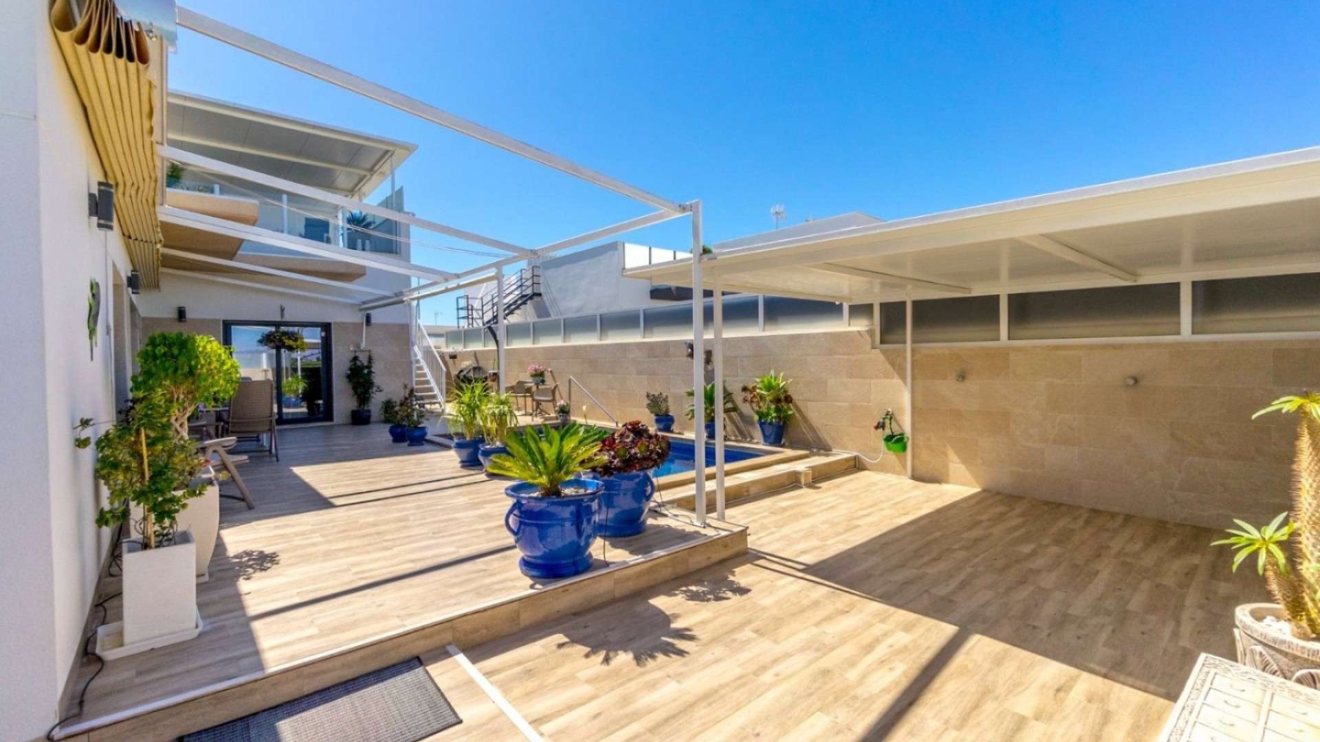 Revente - Villa -
Daya Nueva