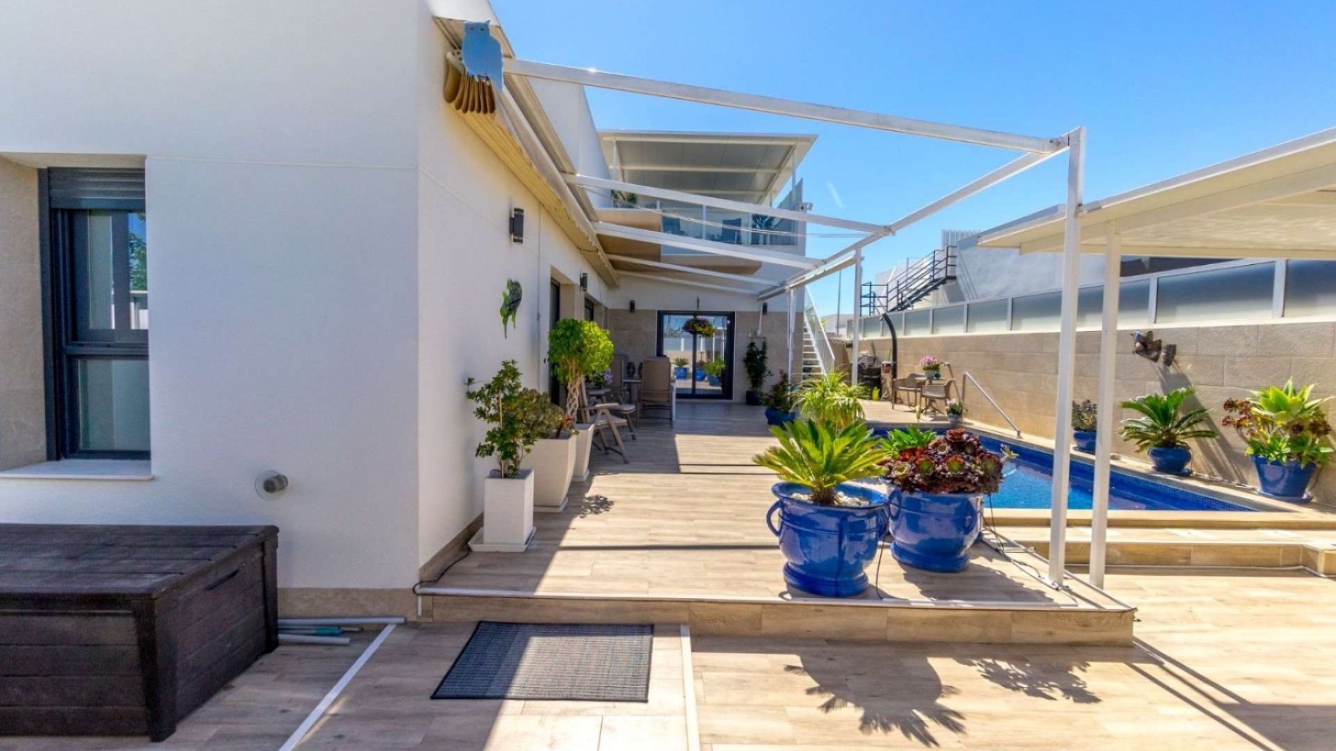 Revente - Villa -
Daya Nueva