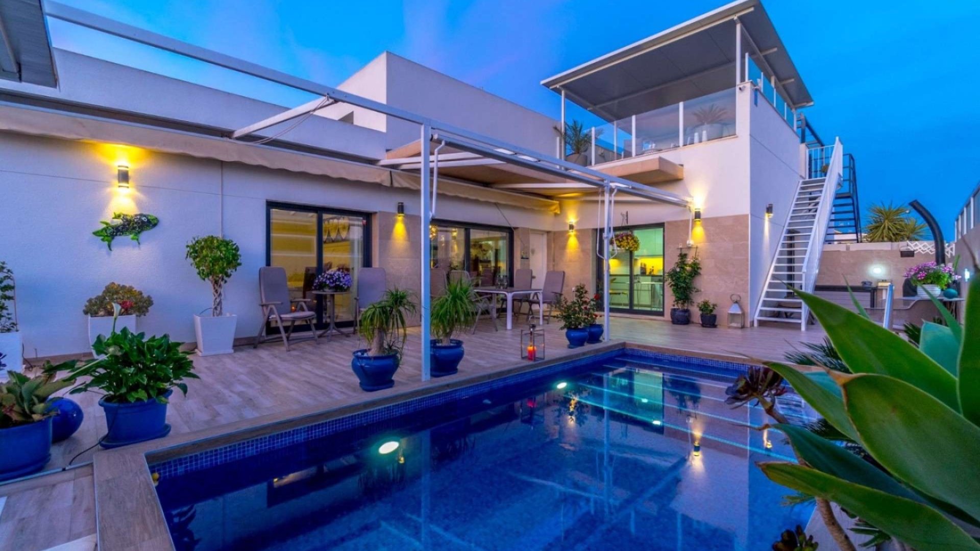 Revente - Villa -
Daya Nueva