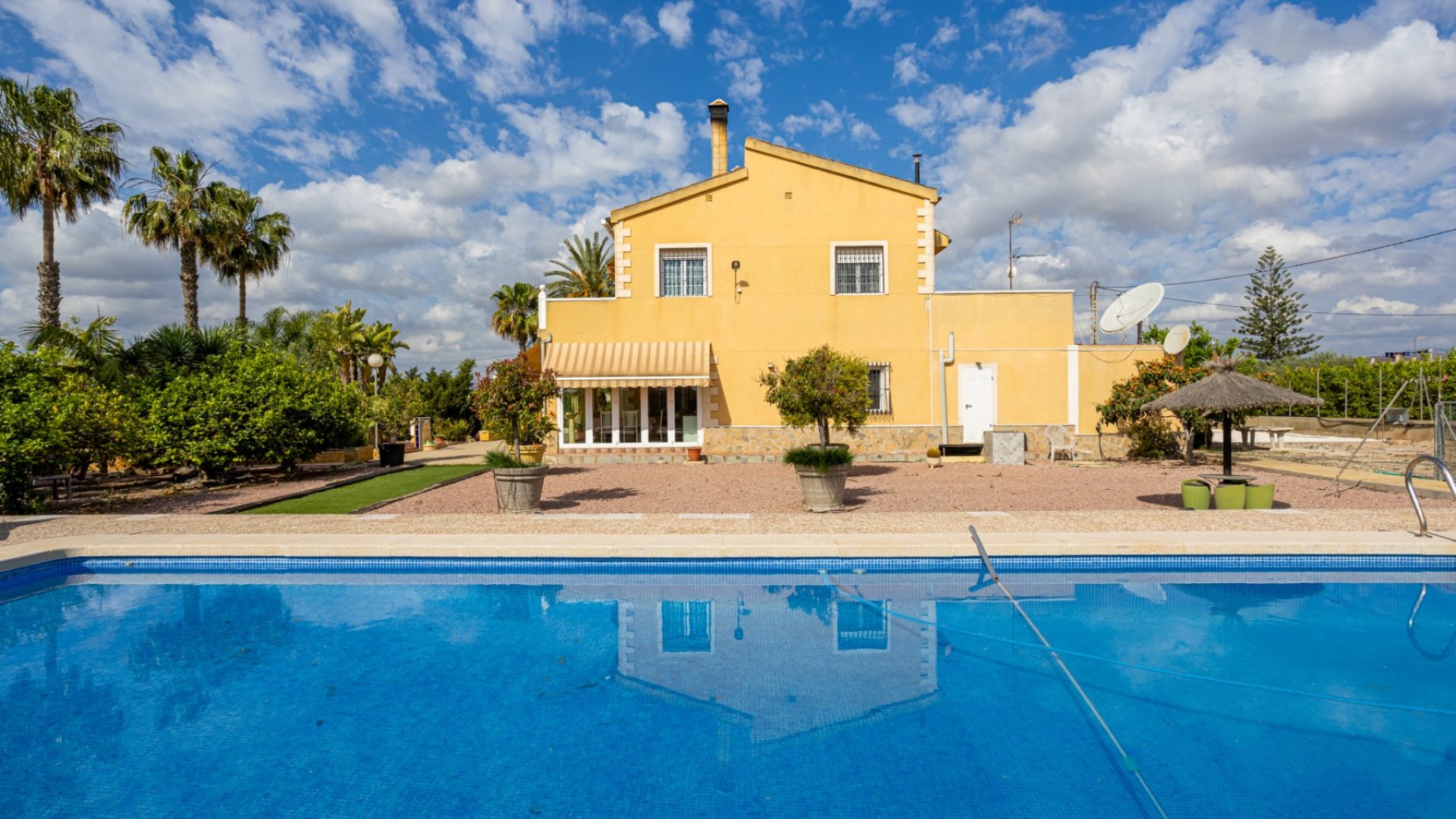 Revente - Villa -
Elche - La Hoya