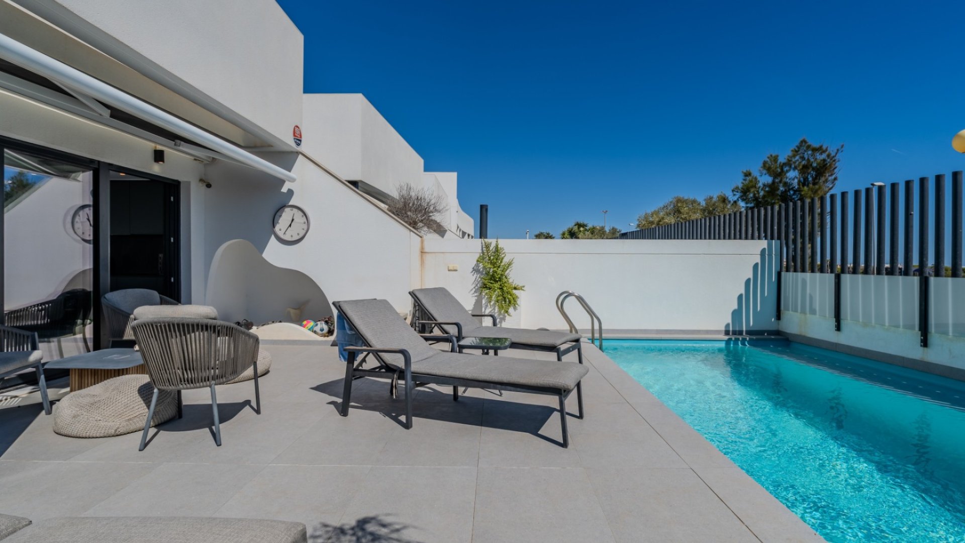 Revente - Villa -
Guardamar del Segura - Urbanizaciones