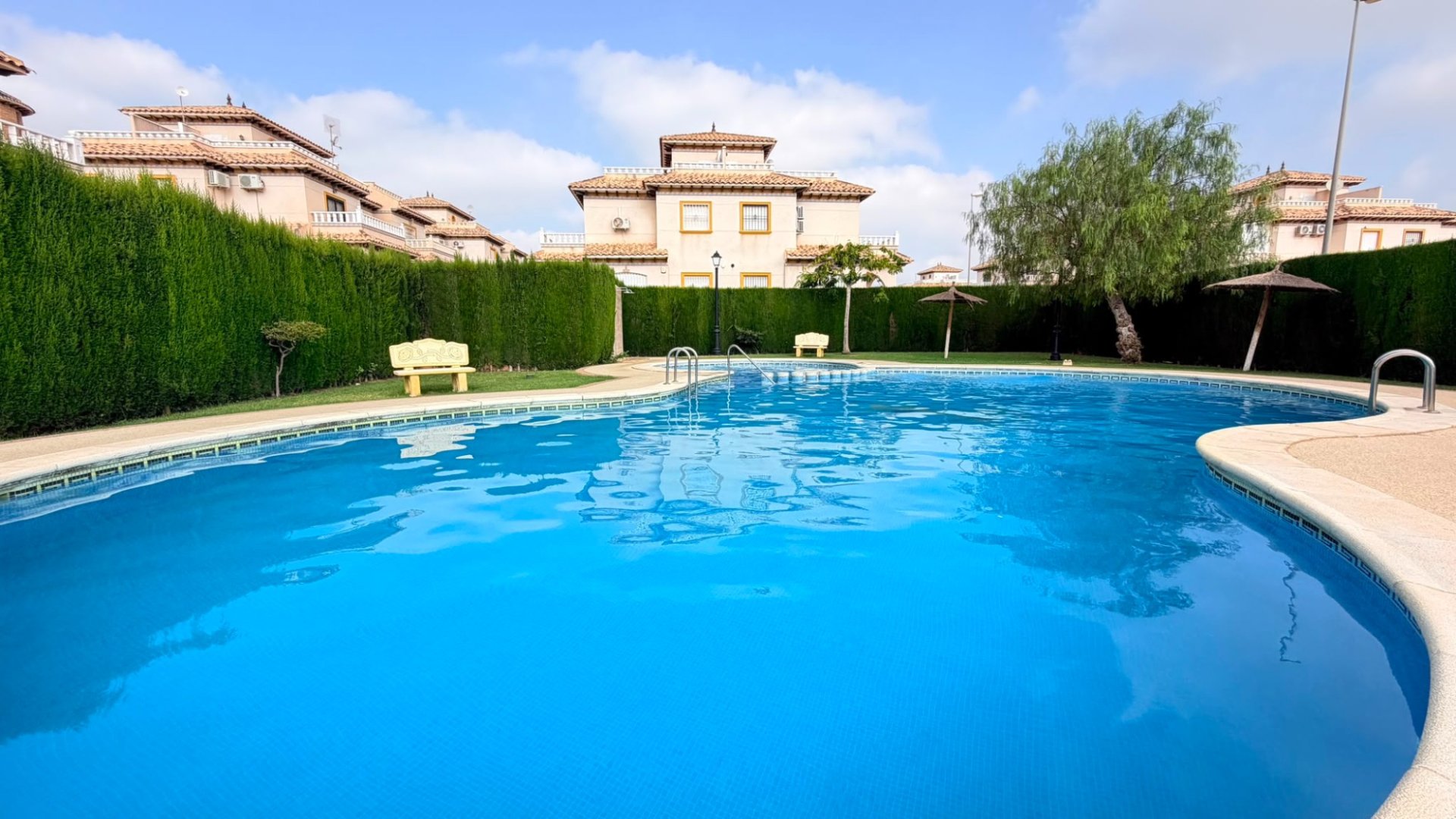 Revente - Villa -
Lomas de Cabo Roig - Orihuela Costa