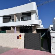 Revente - Villa -
Los Montesinos - La Herrada