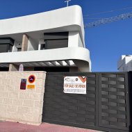 Revente - Villa -
Los Montesinos - La Herrada