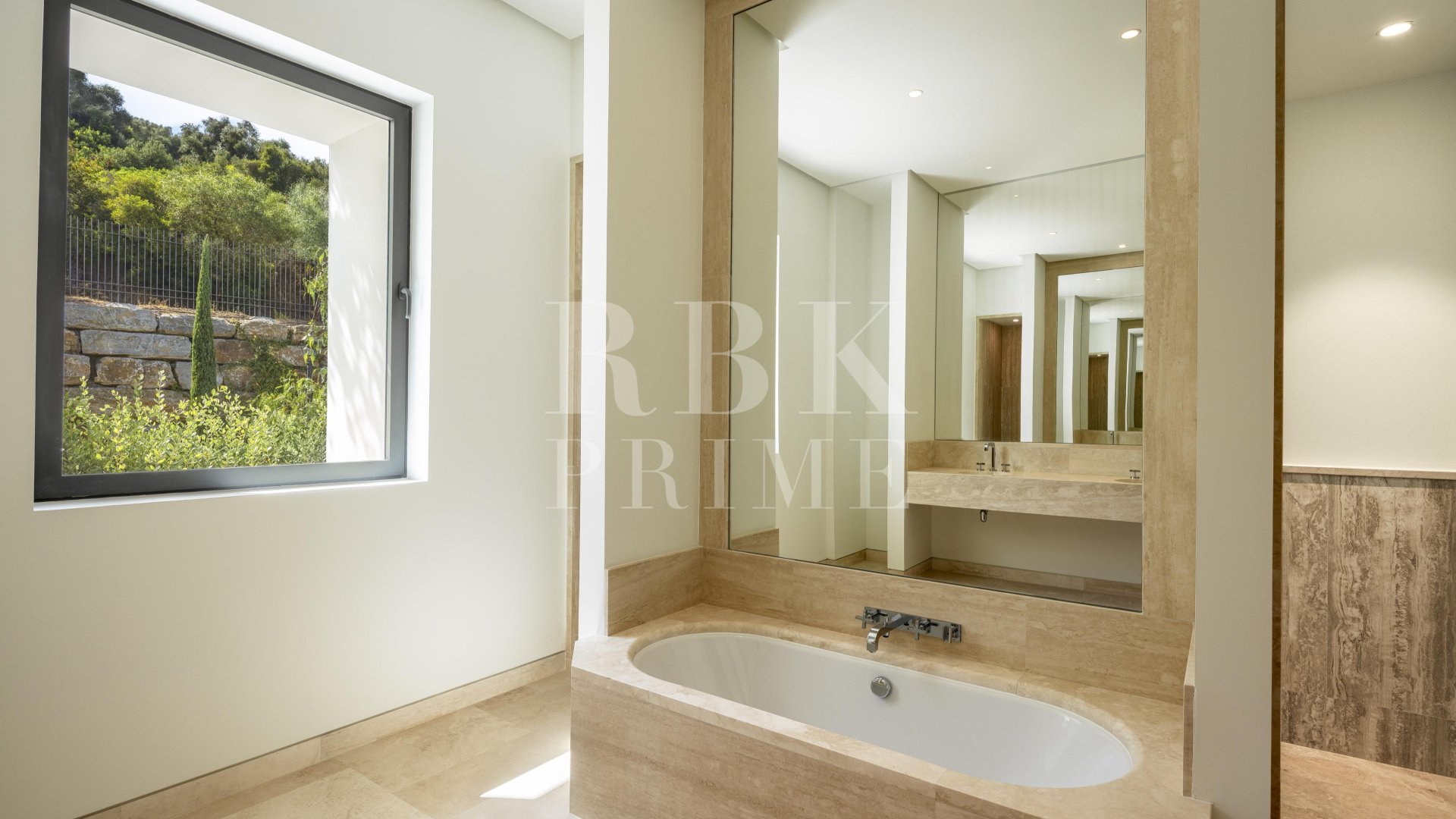 Revente - Villa -
Malaga - Casares