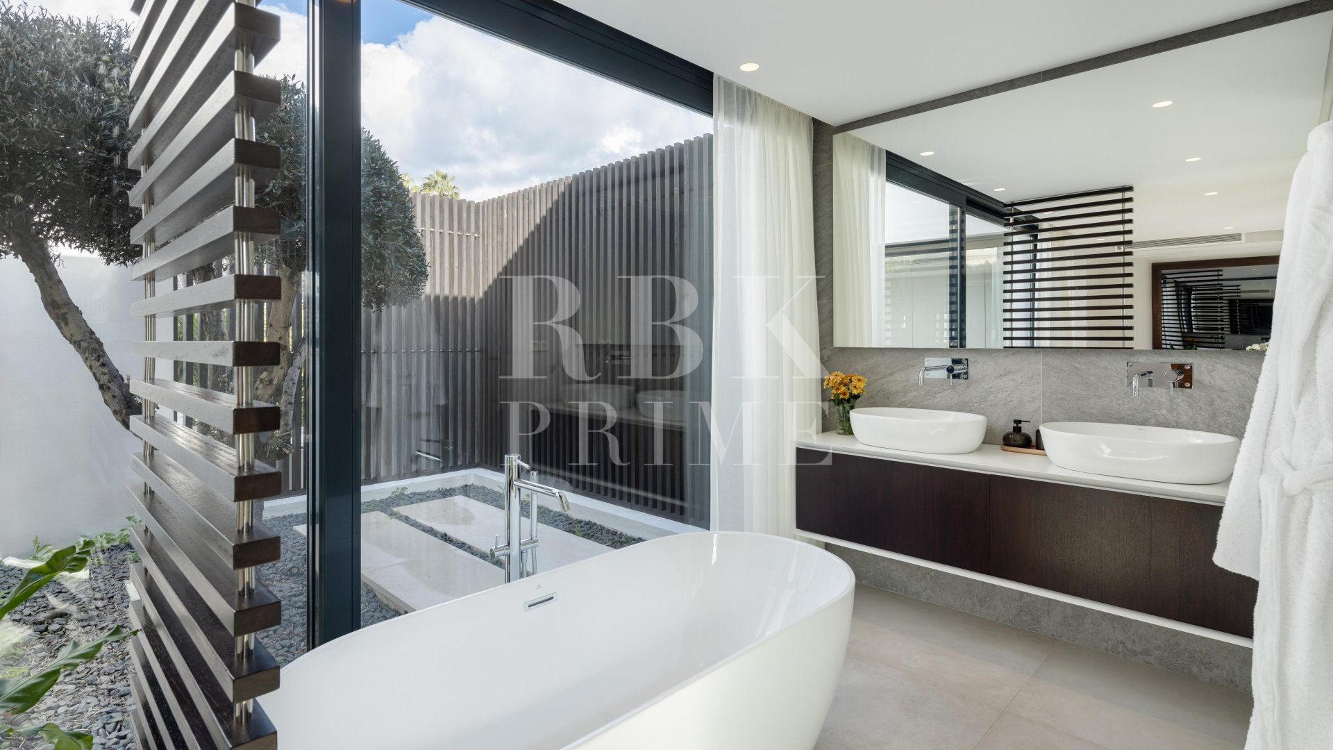 Revente - Villa -
Malaga - Nueva Andalucía
