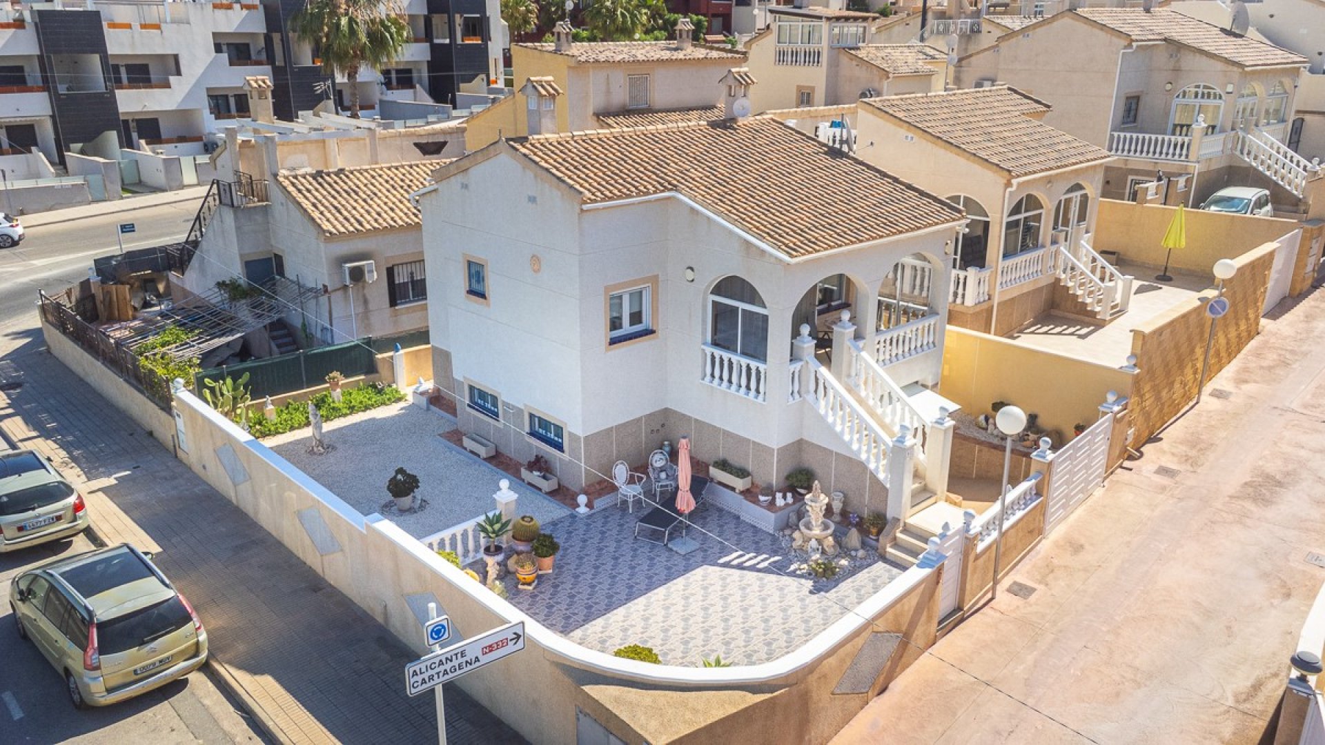 Revente - Villa -
Orihuela Costa - Los Altos
