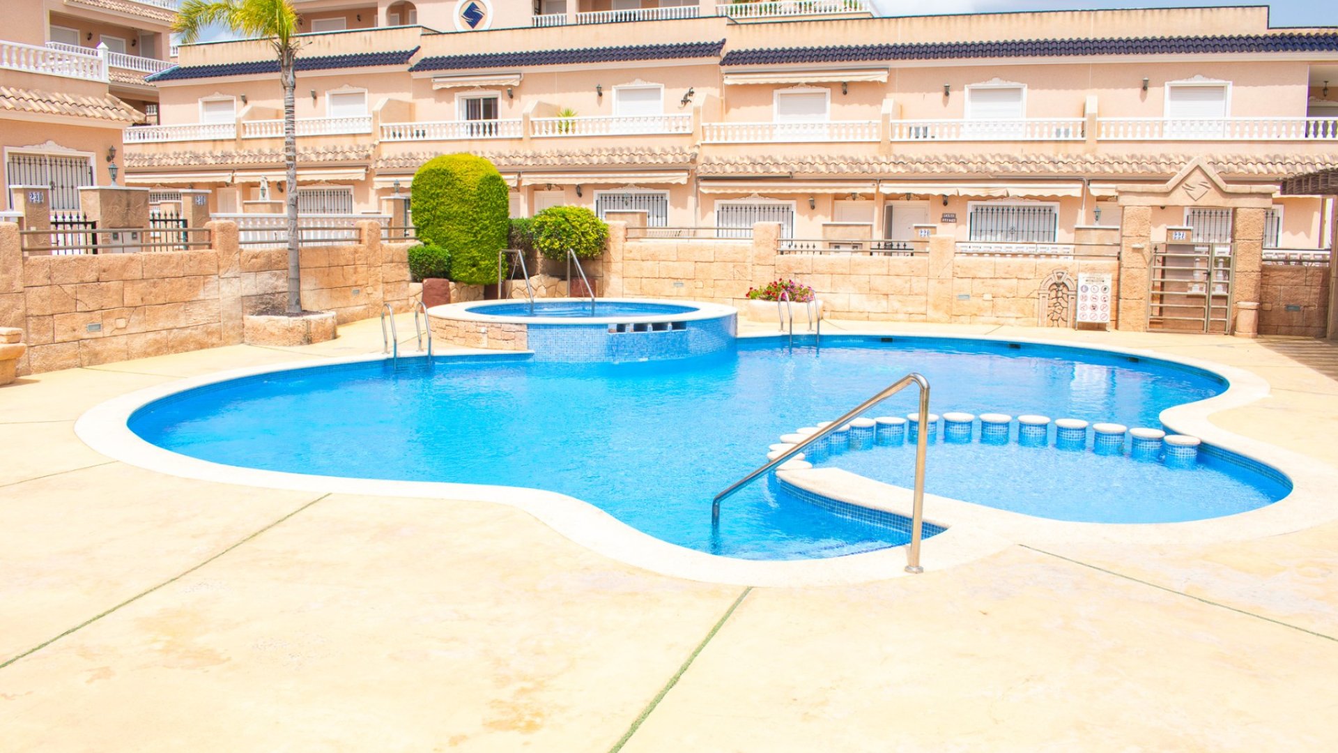 Revente - Villa -
Orihuela Costa - Los Dolses