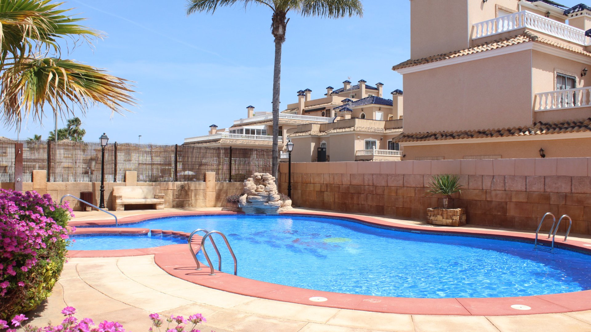 Revente - Villa -
Orihuela Costa - Los Dolses