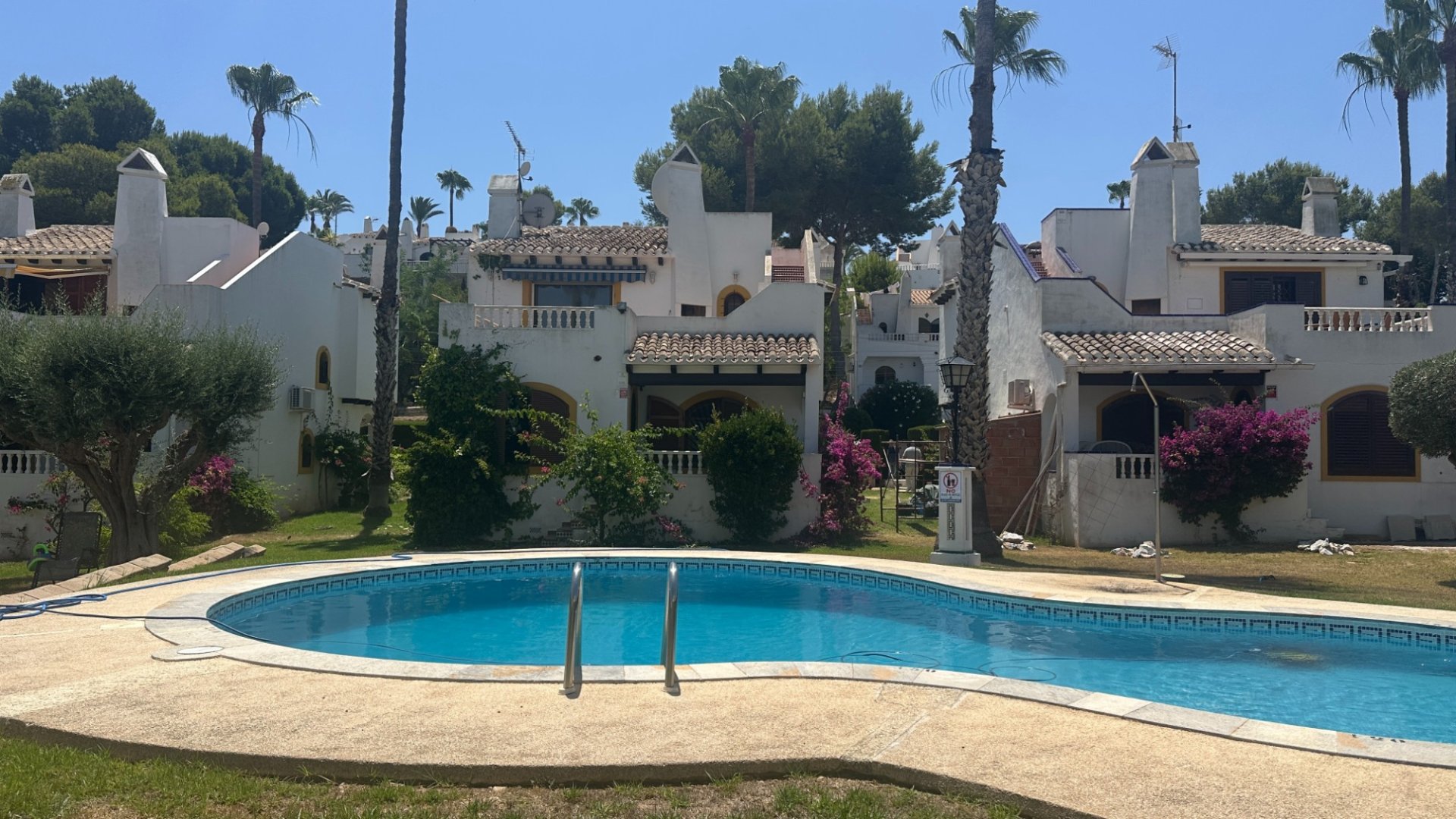 Revente - Villa -
Orihuela Costa - Los Dolses