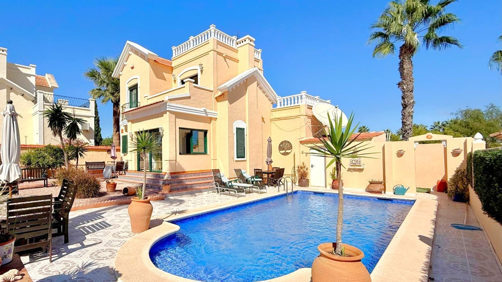 Revente - Villa -
Orihuela Costa - Los Dolses