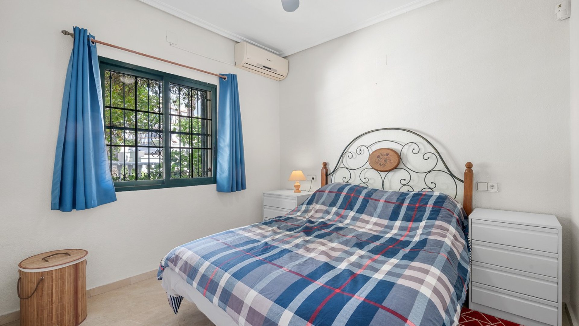 Revente - Villa -
Orihuela Costa - Los Dolses
