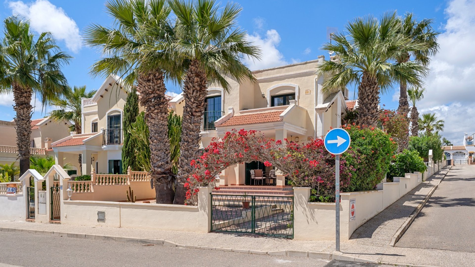 Revente - Villa -
Orihuela Costa - Los Dolses