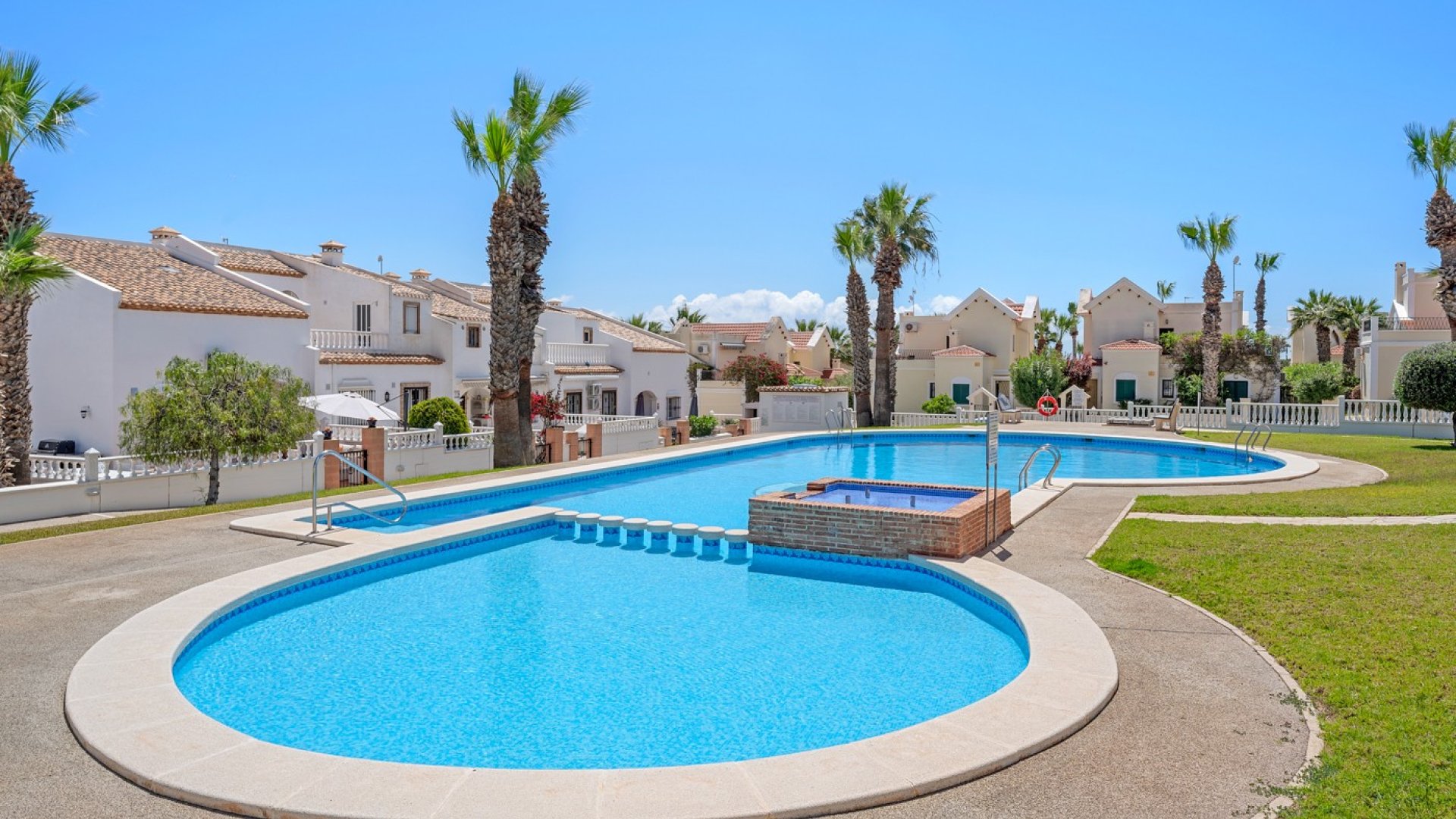 Revente - Villa -
Orihuela Costa - Los Dolses