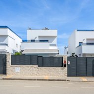 Revente - Villa -
Orihuela Costa - Orihuela