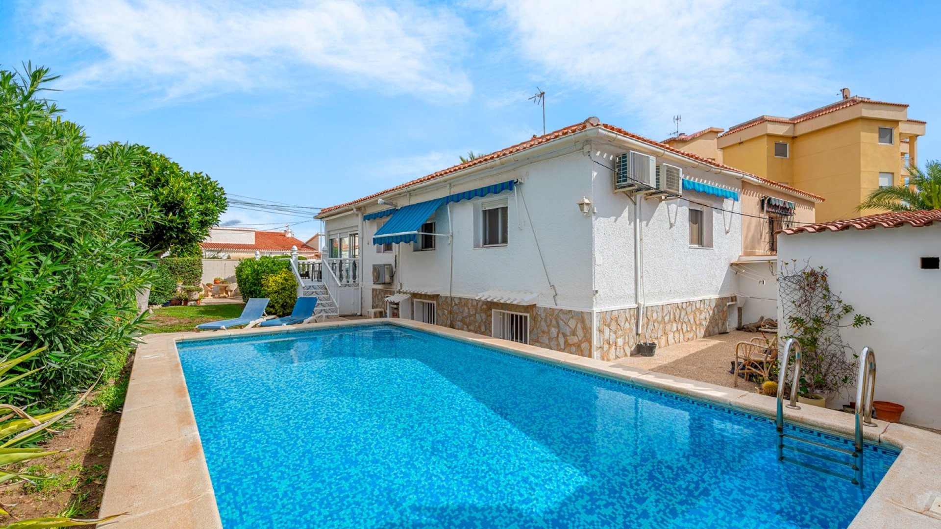 Revente - Villa -
Orihuela Costa - Punta Prima