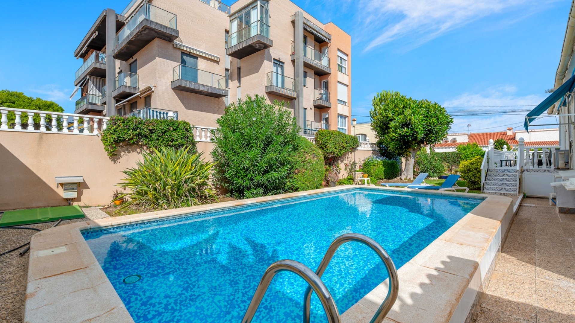 Revente - Villa -
Orihuela Costa - Punta Prima