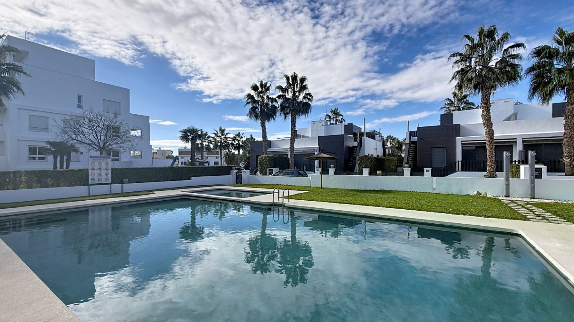 Revente - Villa -
Orihuela Costa - Villamartín