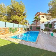 Revente - Villa -
Orihuela Costa - Villamartín
