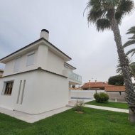Revente - Villa -
Orihuela Costa