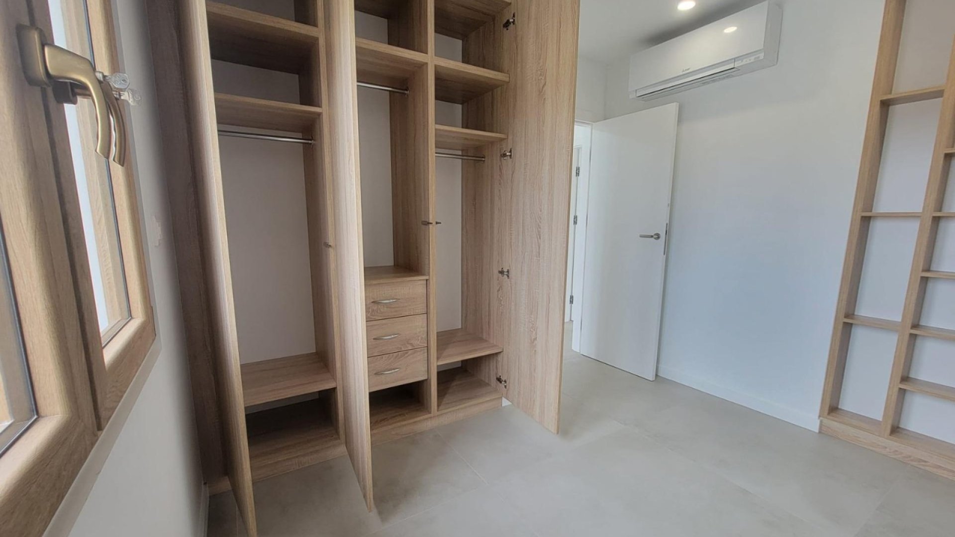 Revente - Villa -
Orihuela Costa