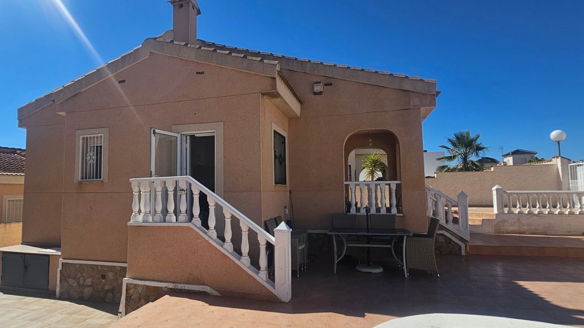Revente - Villa -
Rojales - Benimar