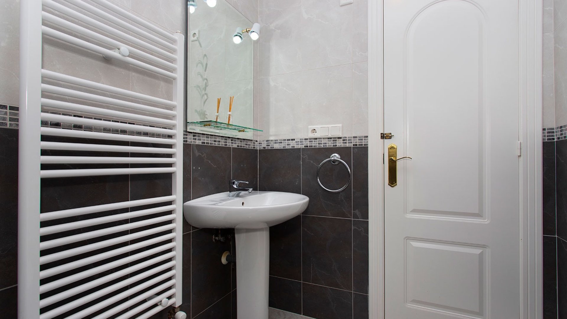 Revente - Villa -
Rojales - Pueblo