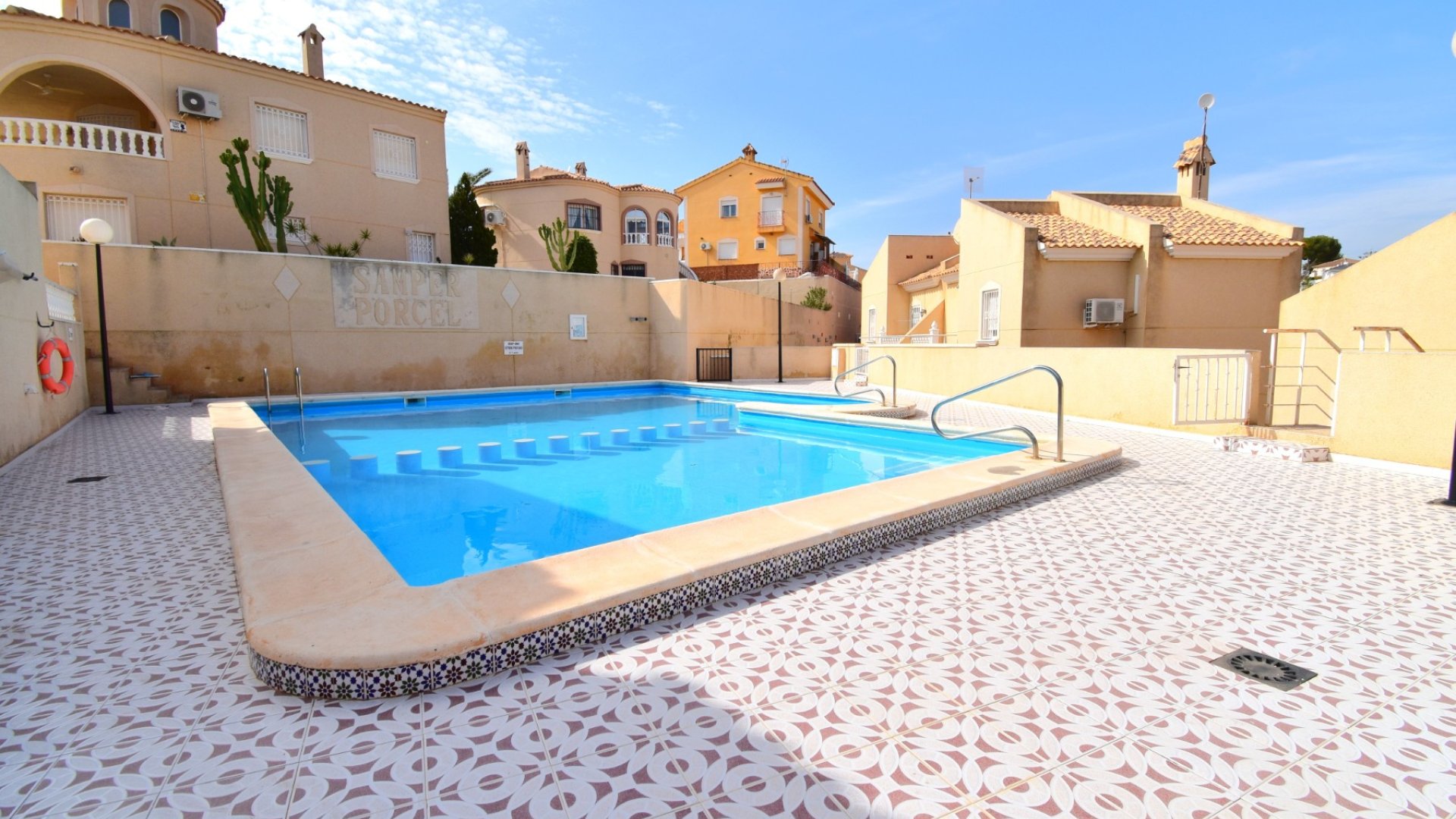 Revente - Villa -
San Miguel de Salinas - Blue Lagoon