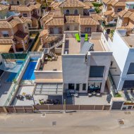 Revente - Villa -
Torrevieja - Aguas Nuevas