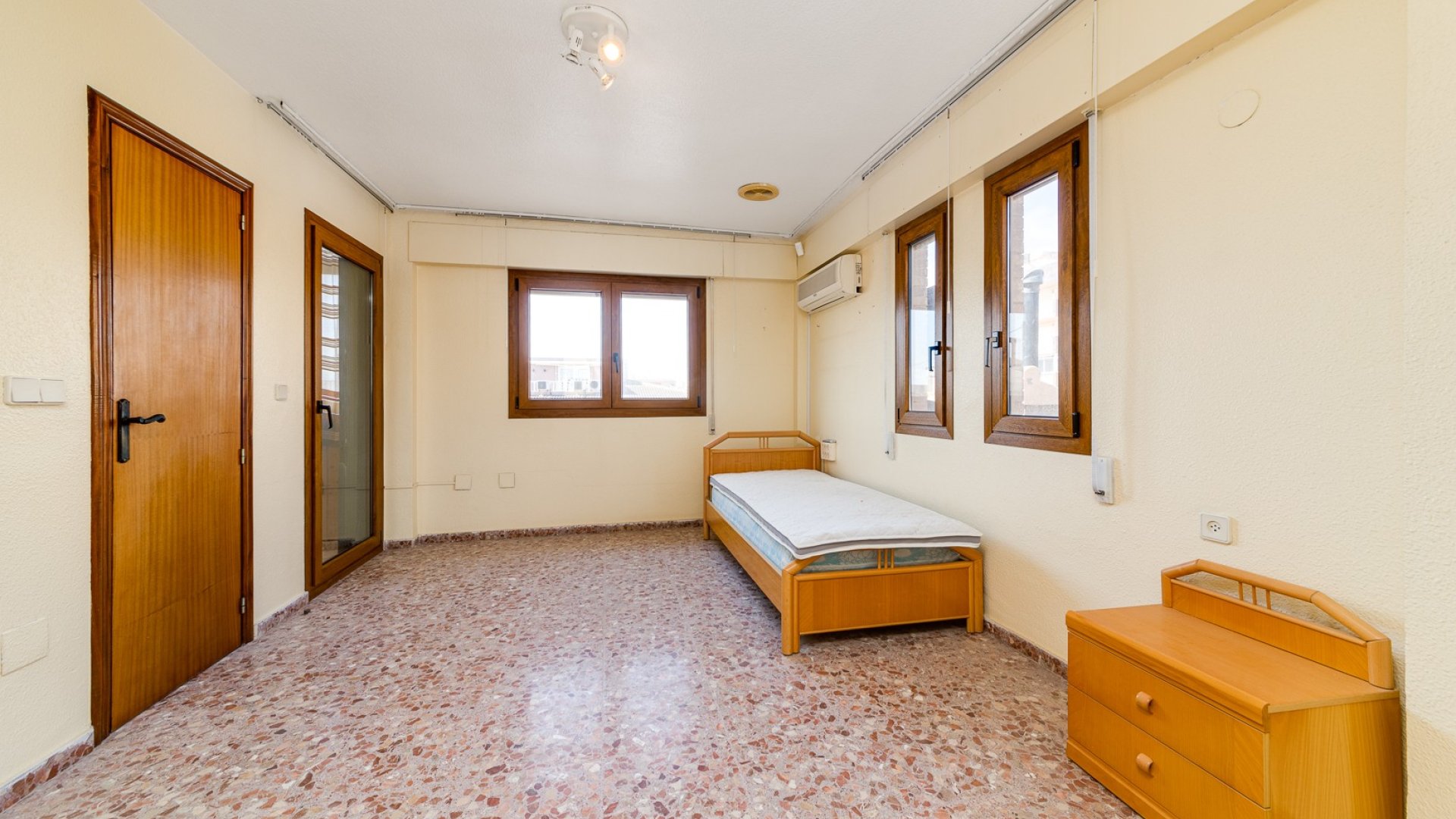 Revente - Villa -
Torrevieja - La Mata