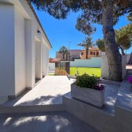 Revente - Villa -
Torrevieja - Los Balcones