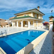 Revente - Villa -
Torrevieja - Los Balcones