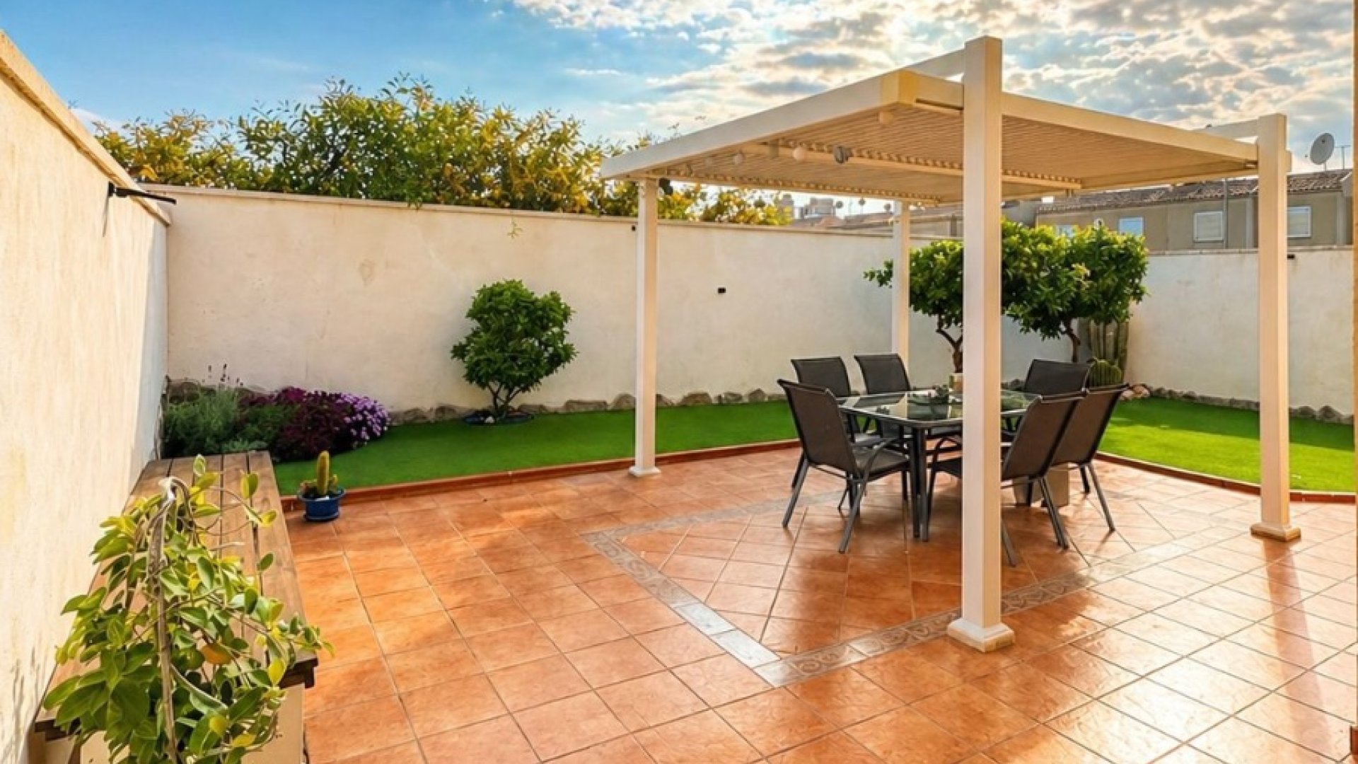 Revente - Villa -
Torrevieja - Nueva Torrevieja