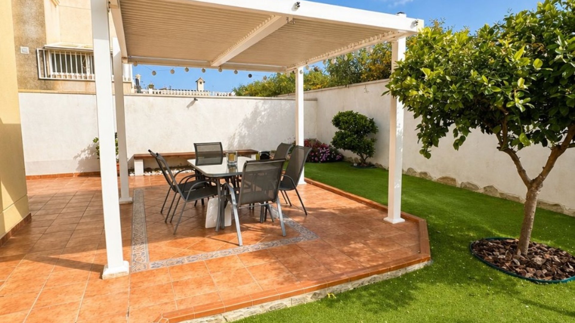 Revente - Villa -
Torrevieja - Nueva Torrevieja