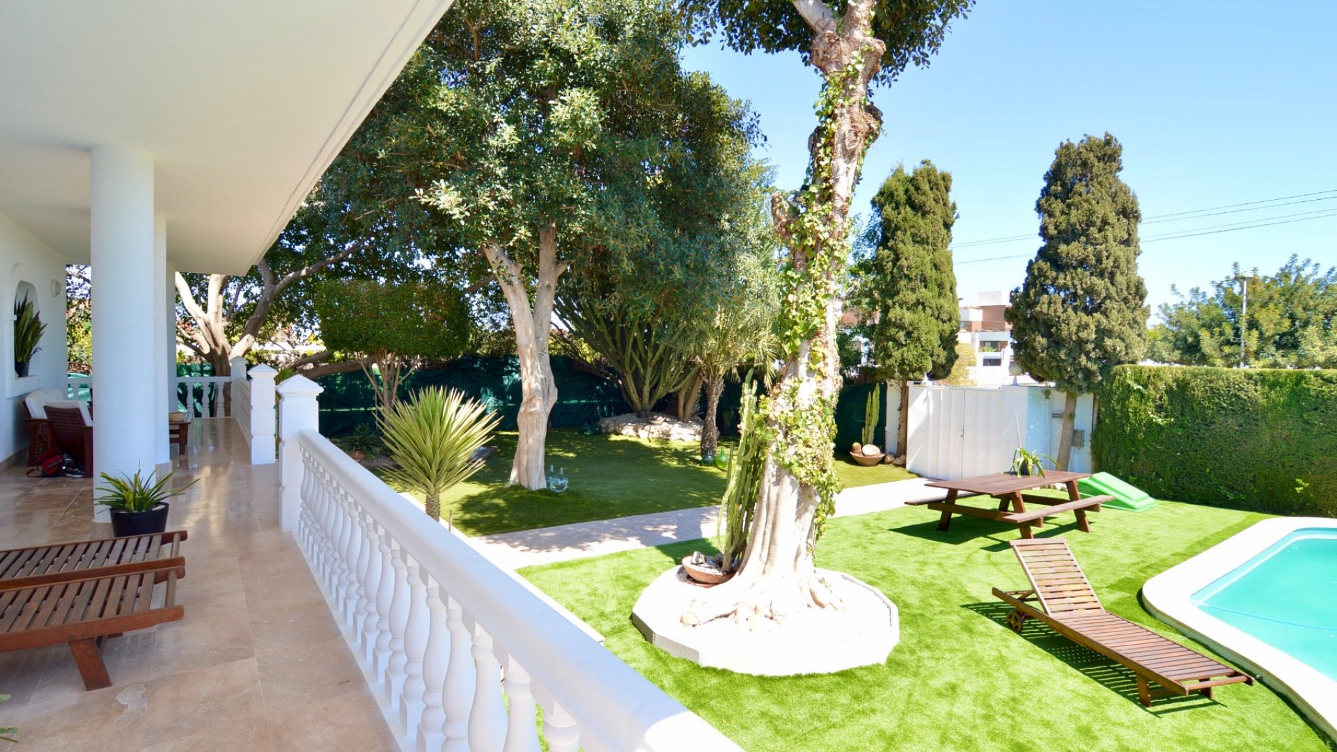 Revente - Villa -
Torrevieja - Torreta