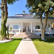 Revente - Villa -
Torrevieja - Torreta