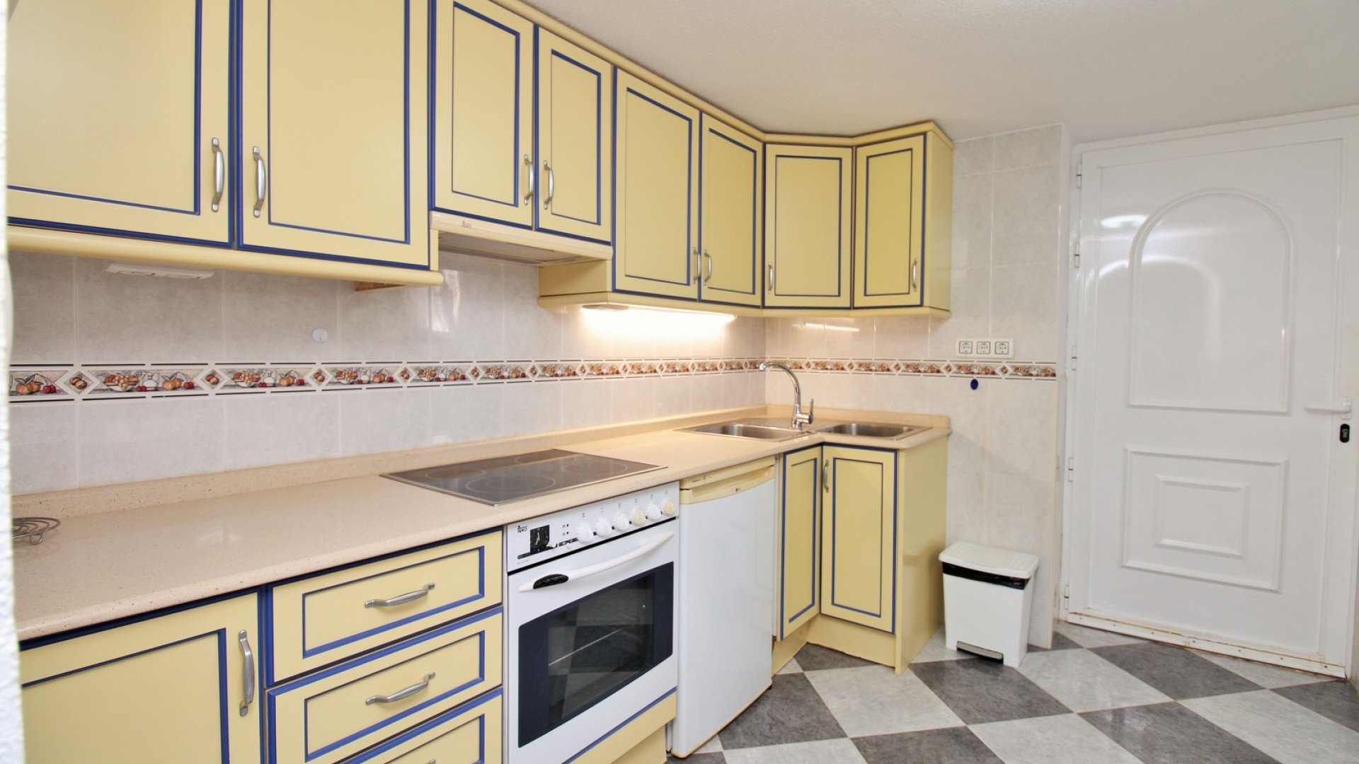 Revente - Villa -
Villamartín