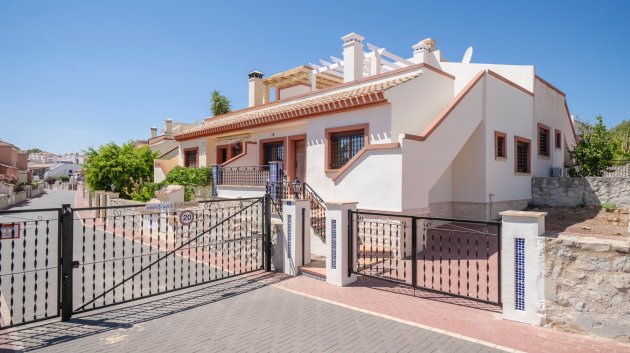 Townhouse - Resale - San Miguel de Salinas -
                San Miguel de Salinas
