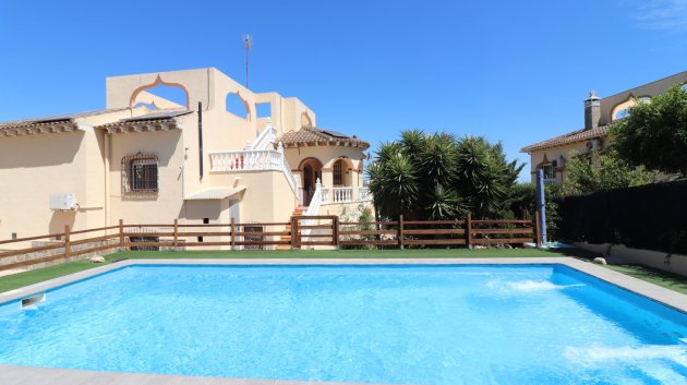 Villa - Resale -
                Algorfa - ML-37643
