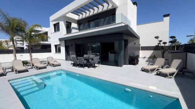 Villa - Resale -
                Algorfa - ML-41542